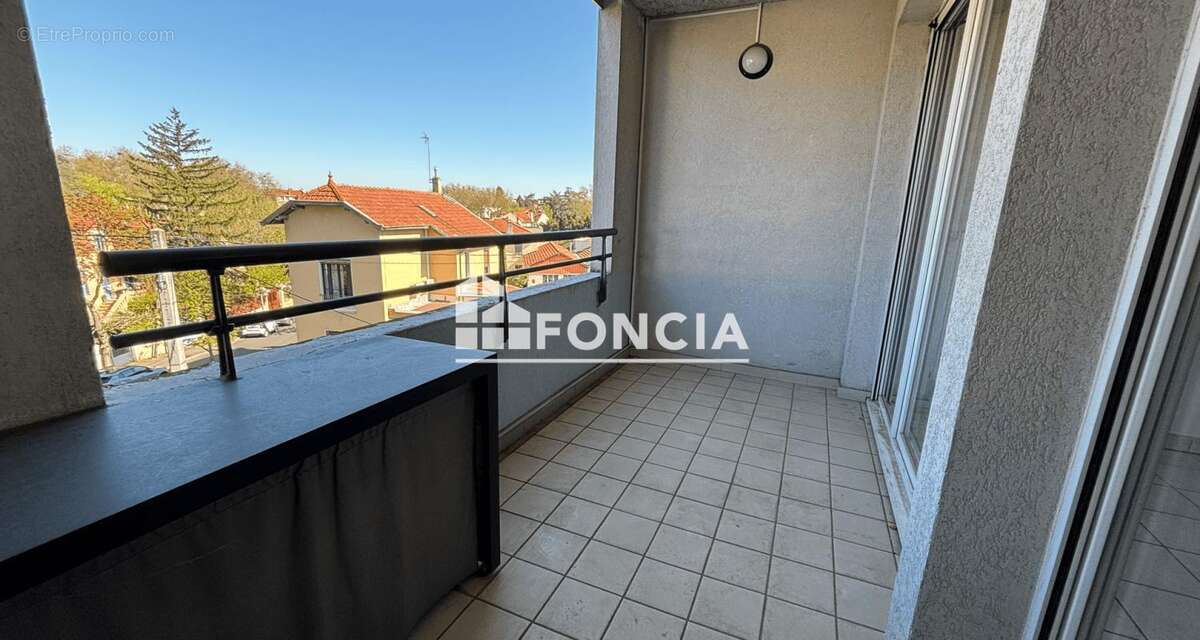 Appartement à BRON