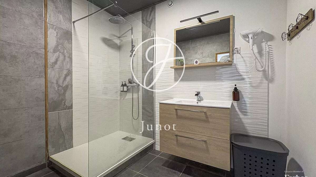 Sailly-lez-lannoy - Ferme rénovée à vendre - 10 pièces - 334m² et 180m² de dépendance - 7 chambres - Piscine - Garage - photo 17