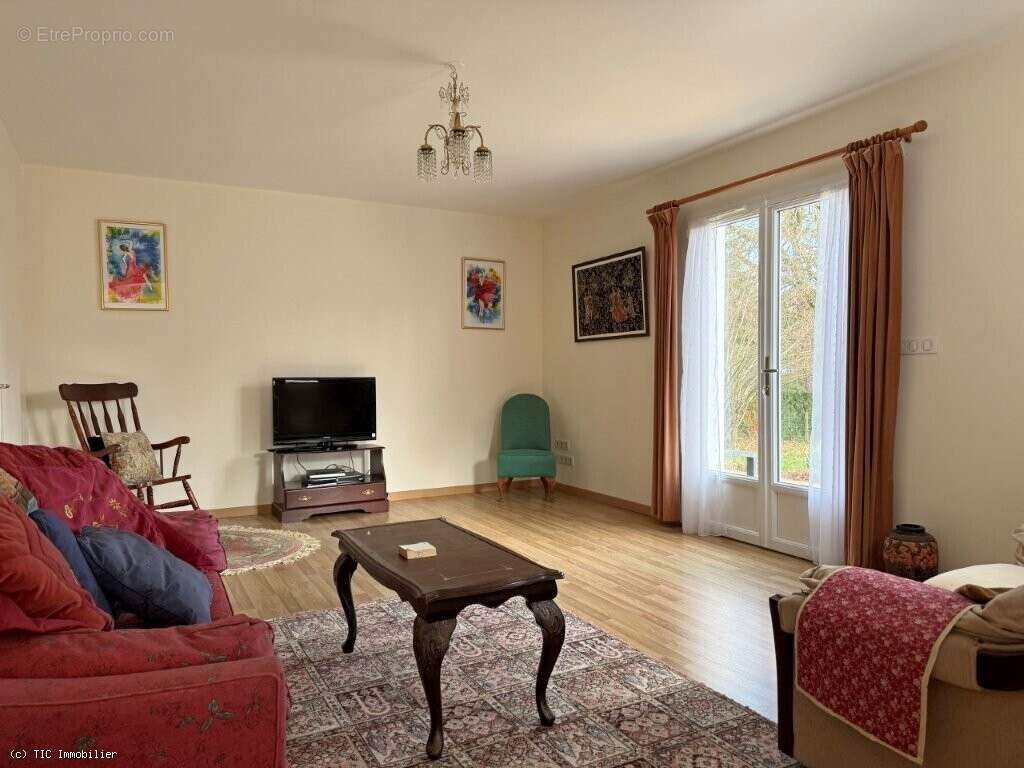 Maison à CONFOLENS