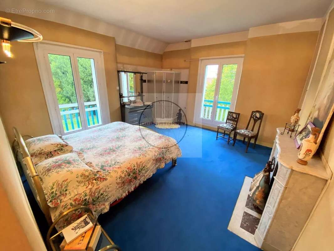 Propriete bourgeoise sur 1350 m² de terrain - photo 11