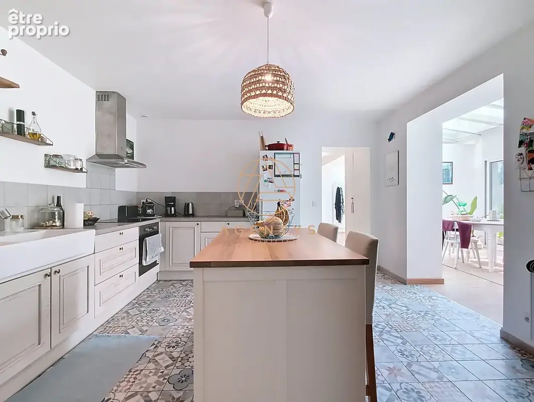 Maison 150 m² à Saint-Maur-Des-Fosses  - photo 3