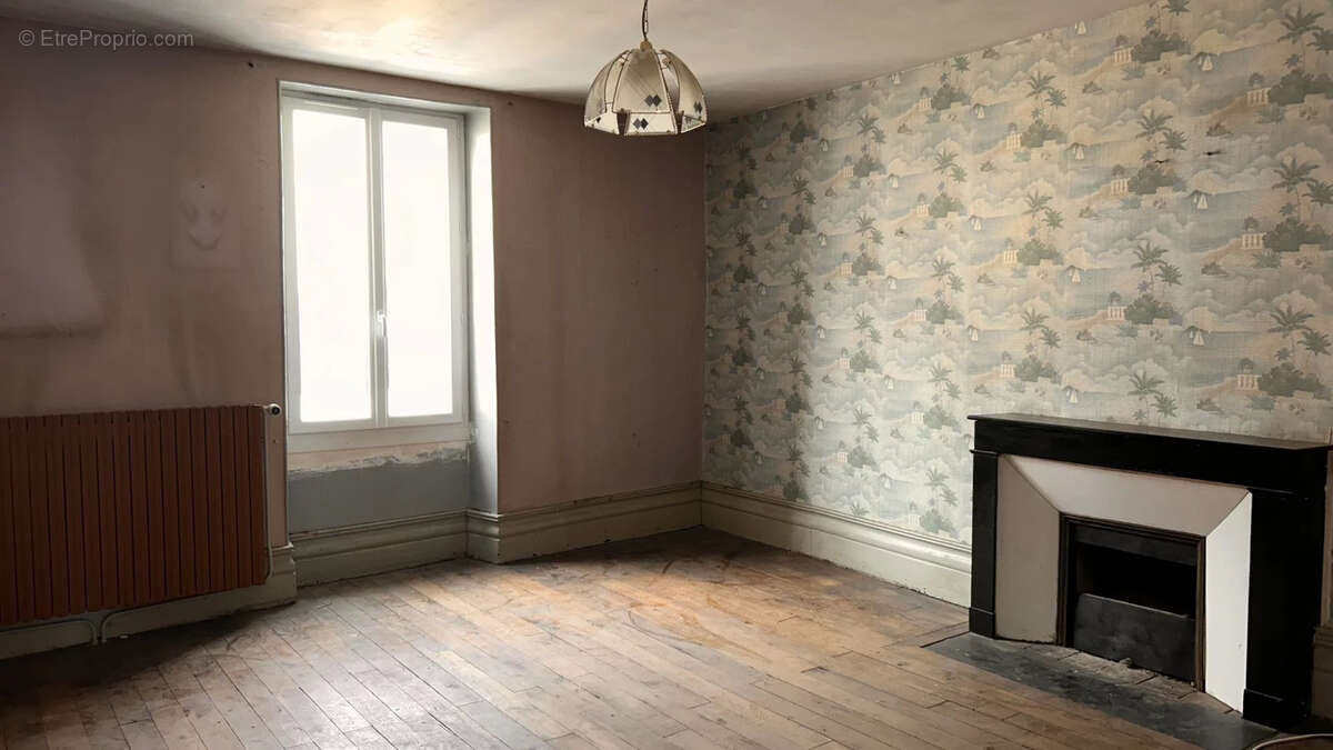 Maison à ARGENTON-SUR-CREUSE