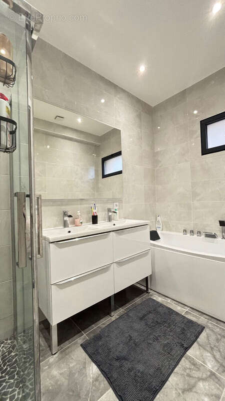 Maison à AUBERGENVILLE