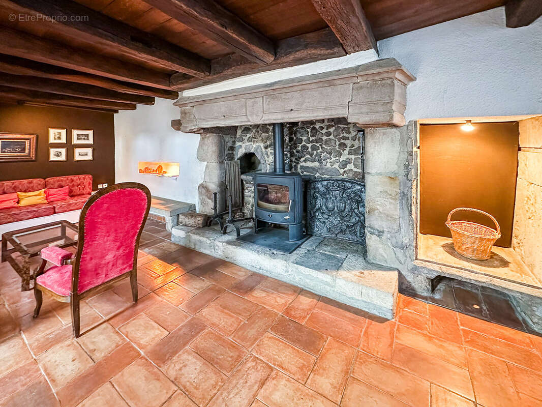 Ancien presbytère du XIV? siècle - 310 m2 - Volumes rares et potentiel d’usage Gourdon - Bourgogne du Sud - photo 3