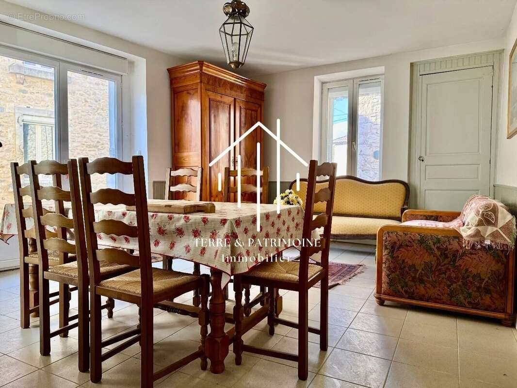 Maison à SAINT-REMEZE