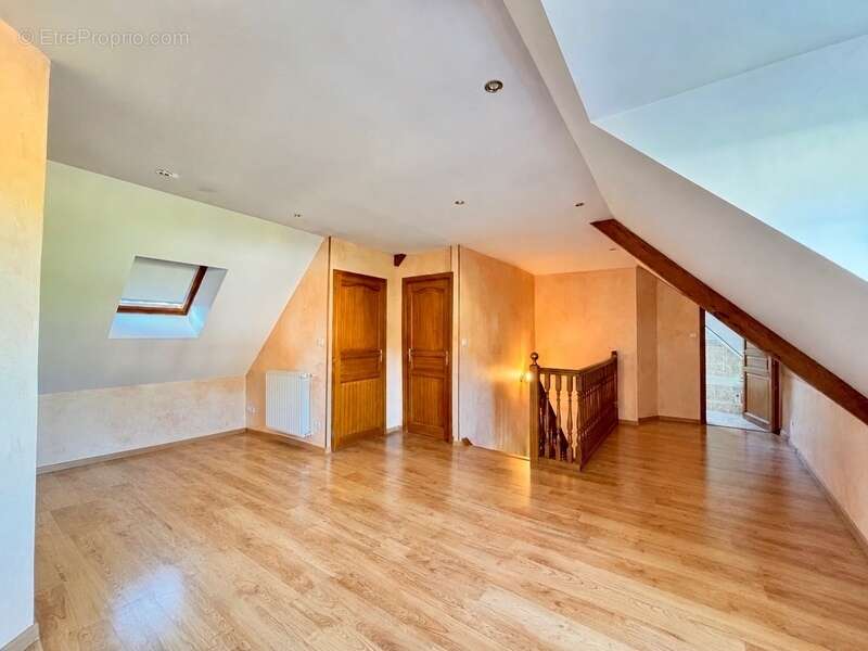 Maison de 167 m² - 3 chambres - Terrain clos de 1500 m² - Au calme à DRACY-le-FORT - photo 7