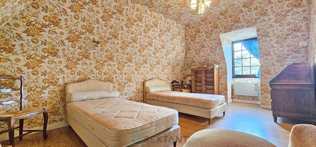 Maison à CENAC-ET-SAINT-JULIEN