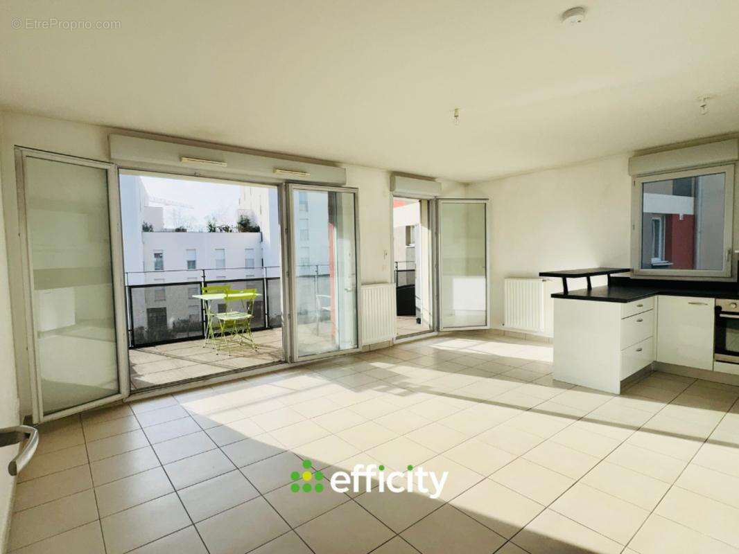 Appartement à VAULX-EN-VELIN