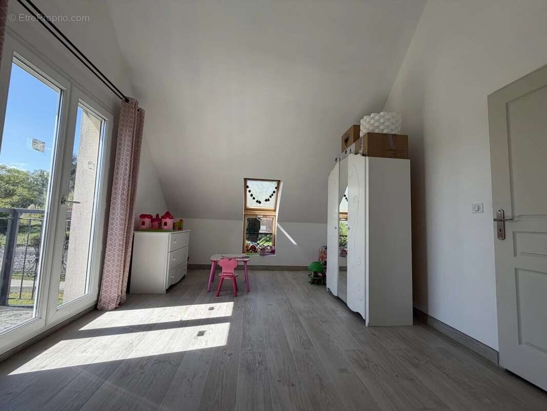 Maison à ULLY-SAINT-GEORGES