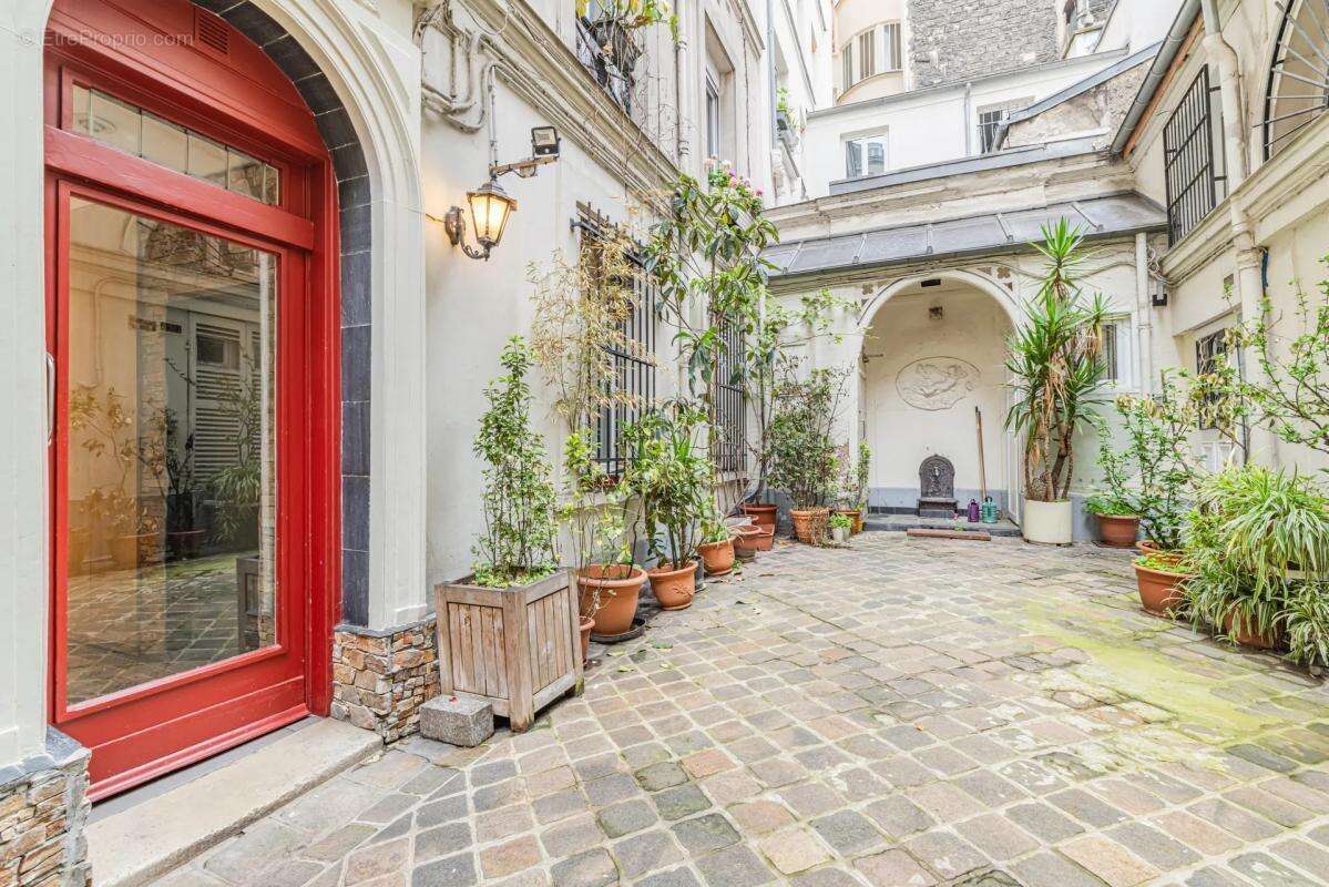 Appartement à PARIS-10E