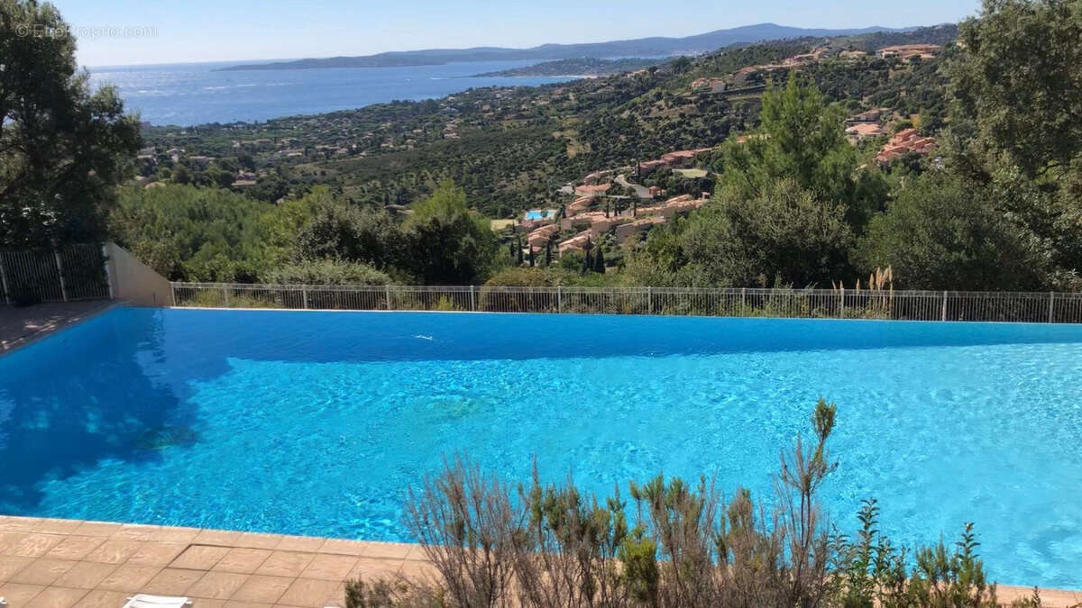 Appartement à ROQUEBRUNE-SUR-ARGENS