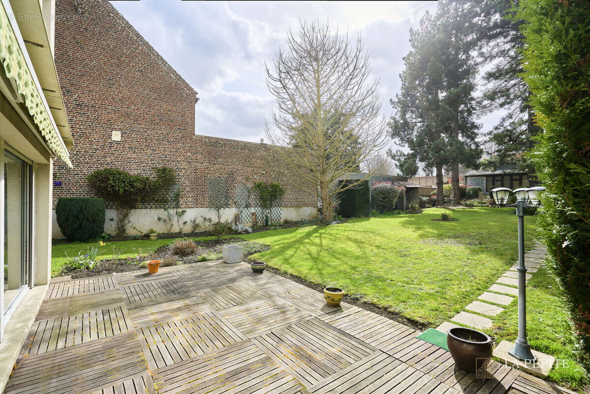 Maison à NEUVILLE-SAINT-REMY