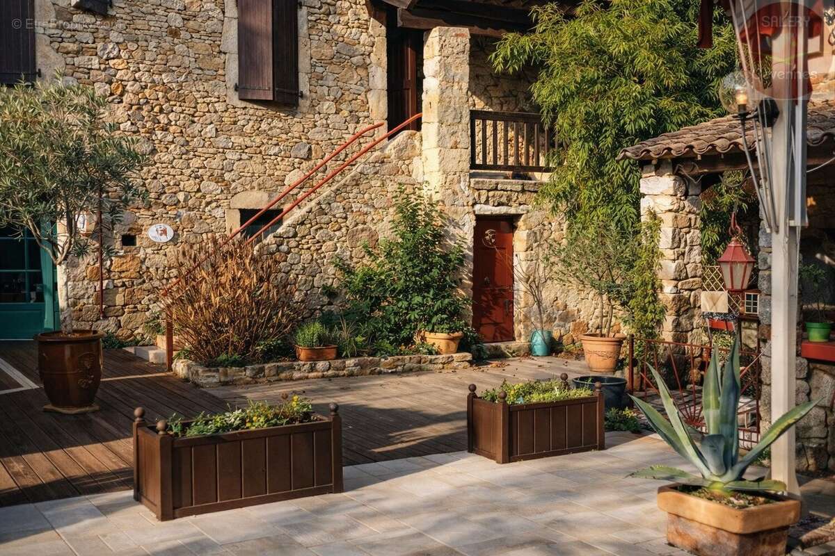 Commerce à SAINT-JEAN-DU-GARD