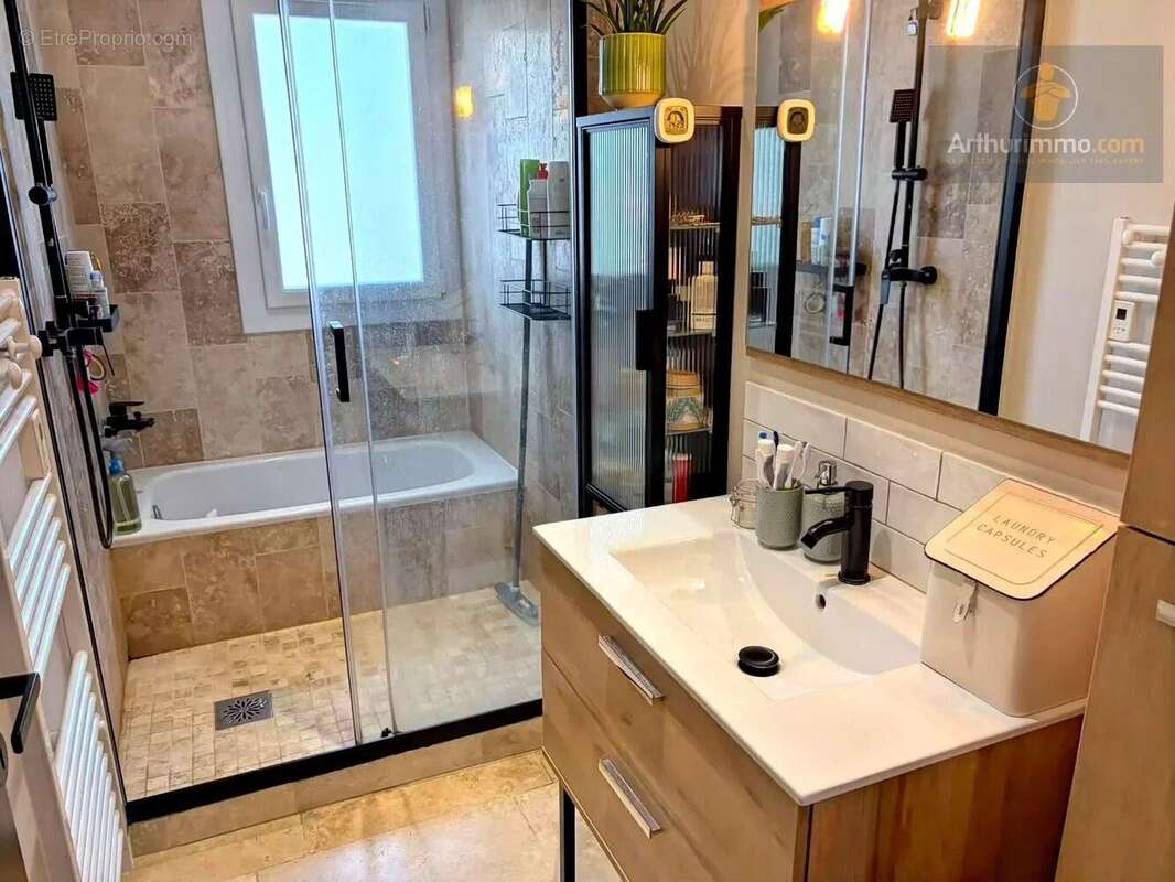 Appartement à SIX-FOURS-LES-PLAGES