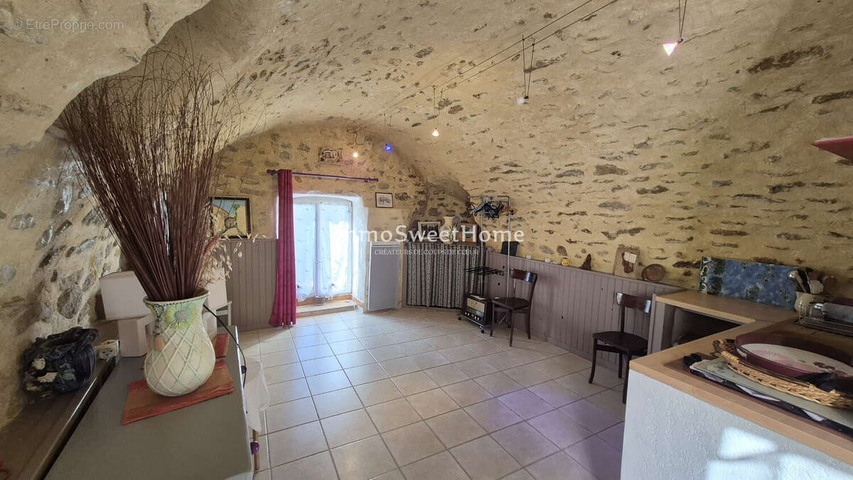Maison à MIRABEL-AUX-BARONNIES