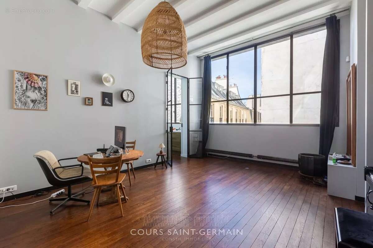 Appartement à PARIS-11E