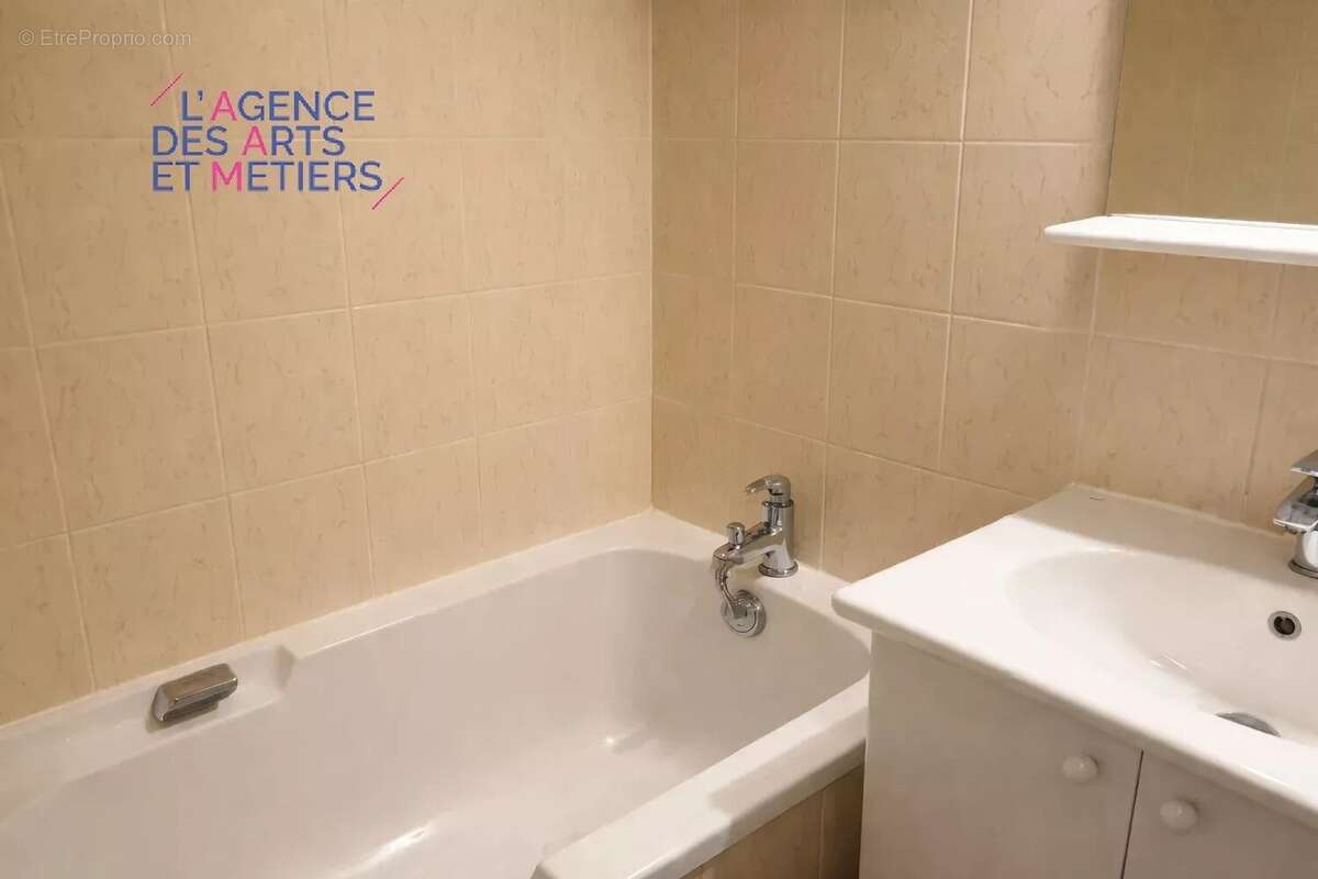 Appartement à PARIS-3E