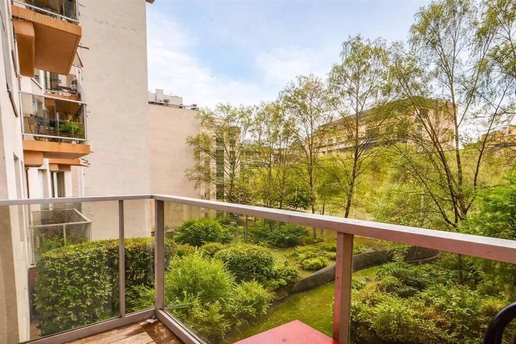 Appartement à PARIS-20E