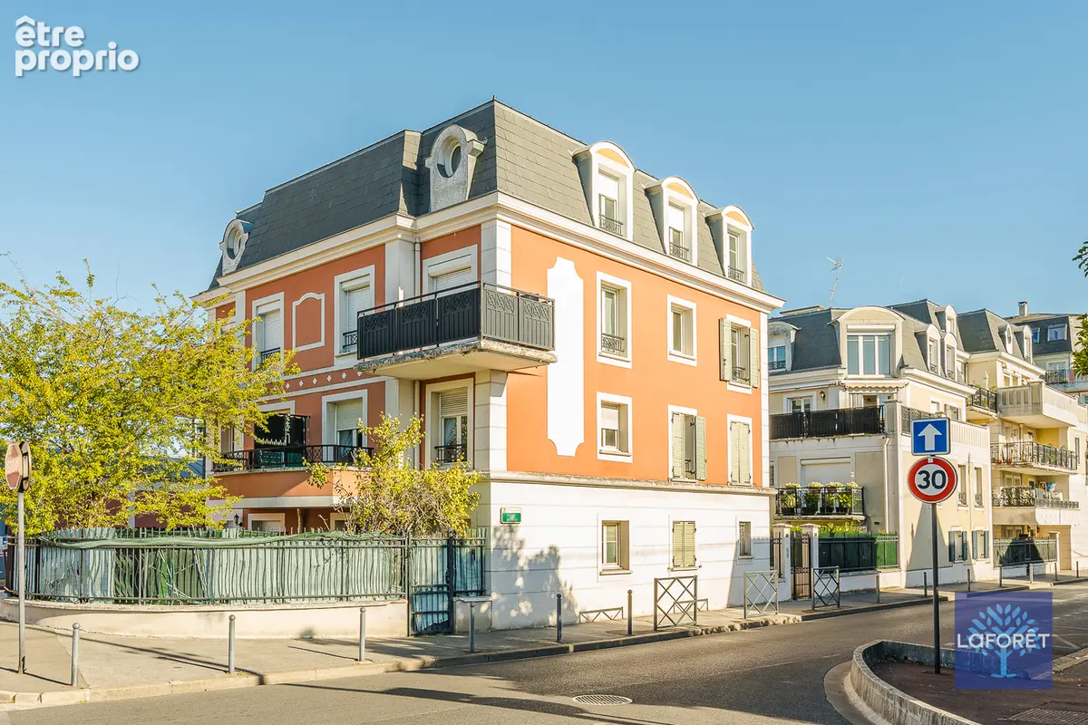 Appartement à LES PAVILLONS-SOUS-BOIS