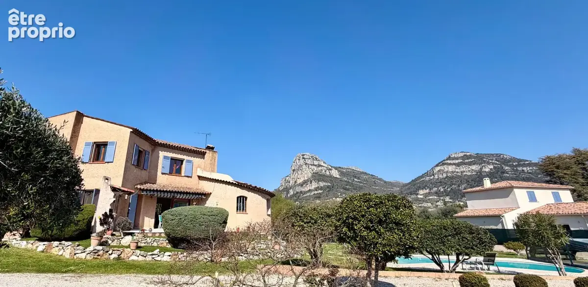 LA GAUDE - Maison  4 pièce(s) 154 m2 avec Piscine - photo 5