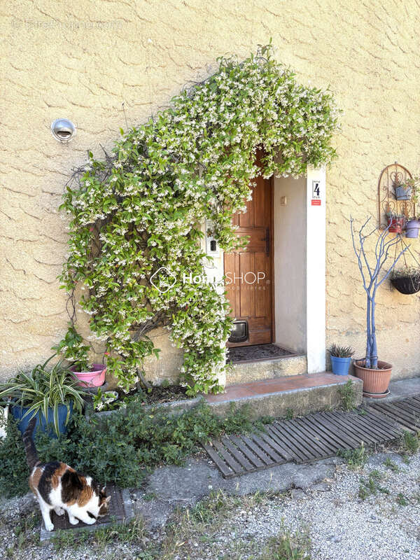 Appartement à LA BOUILLADISSE