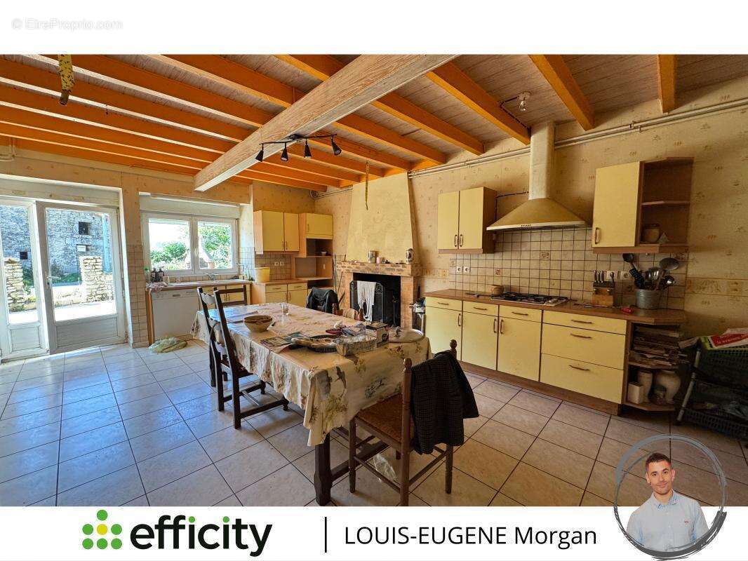 Maison 189 m² à Charroux  - photo 5