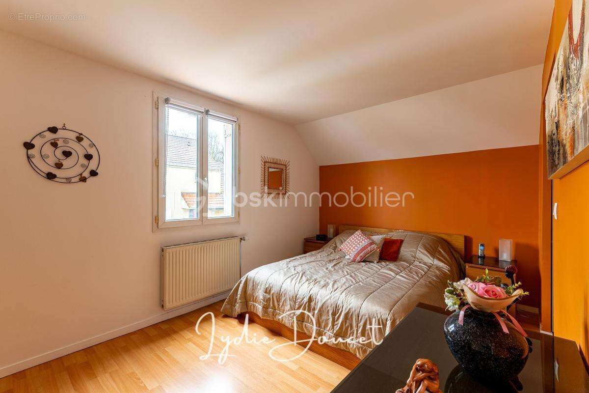 Maison à MAGNY-LE-HONGRE