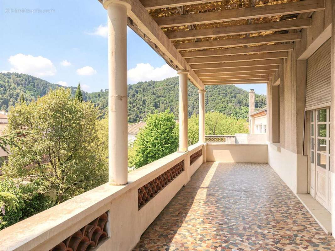   - Maison à VALS-LES-BAINS