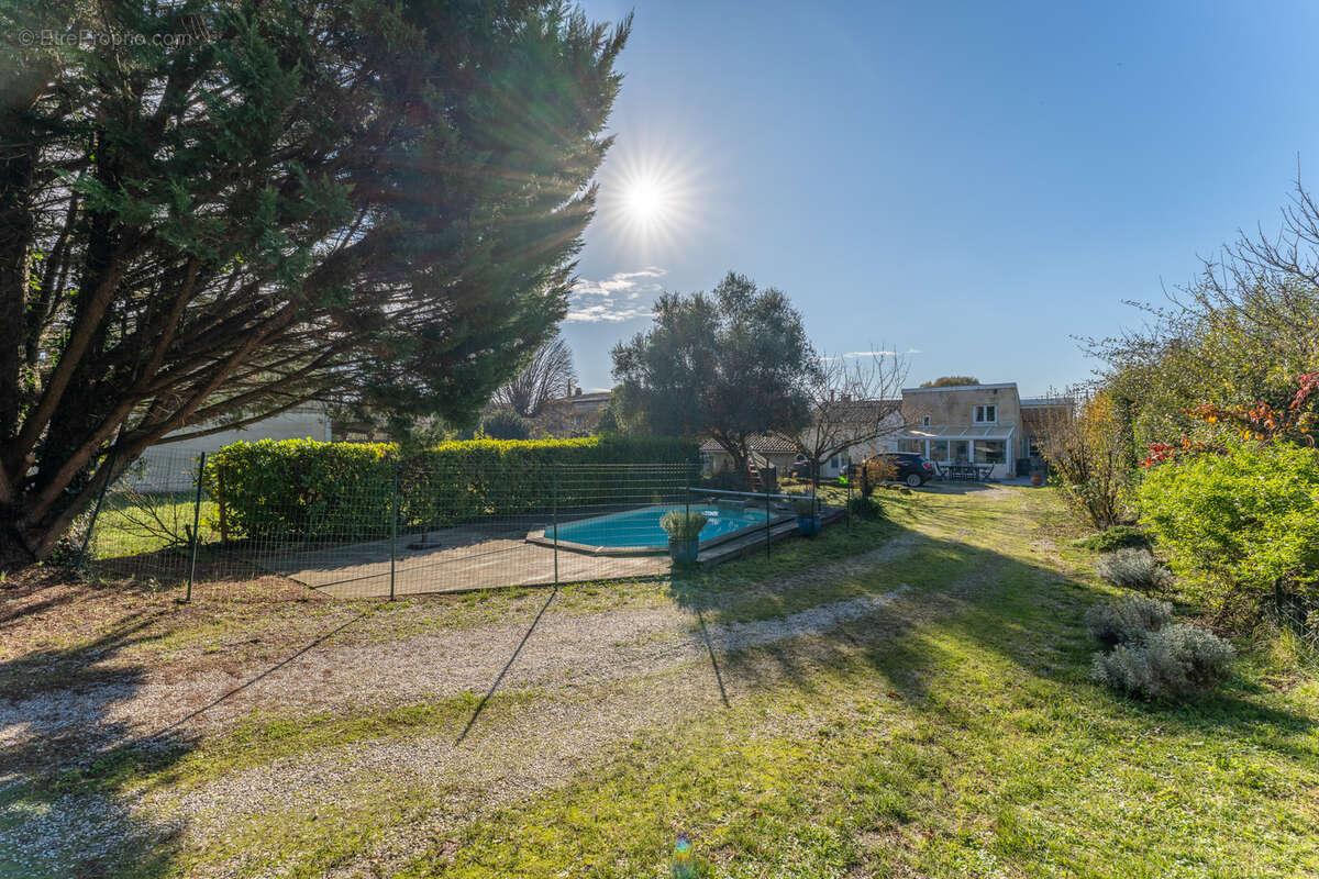 Maison à LESTIAC-SUR-GARONNE