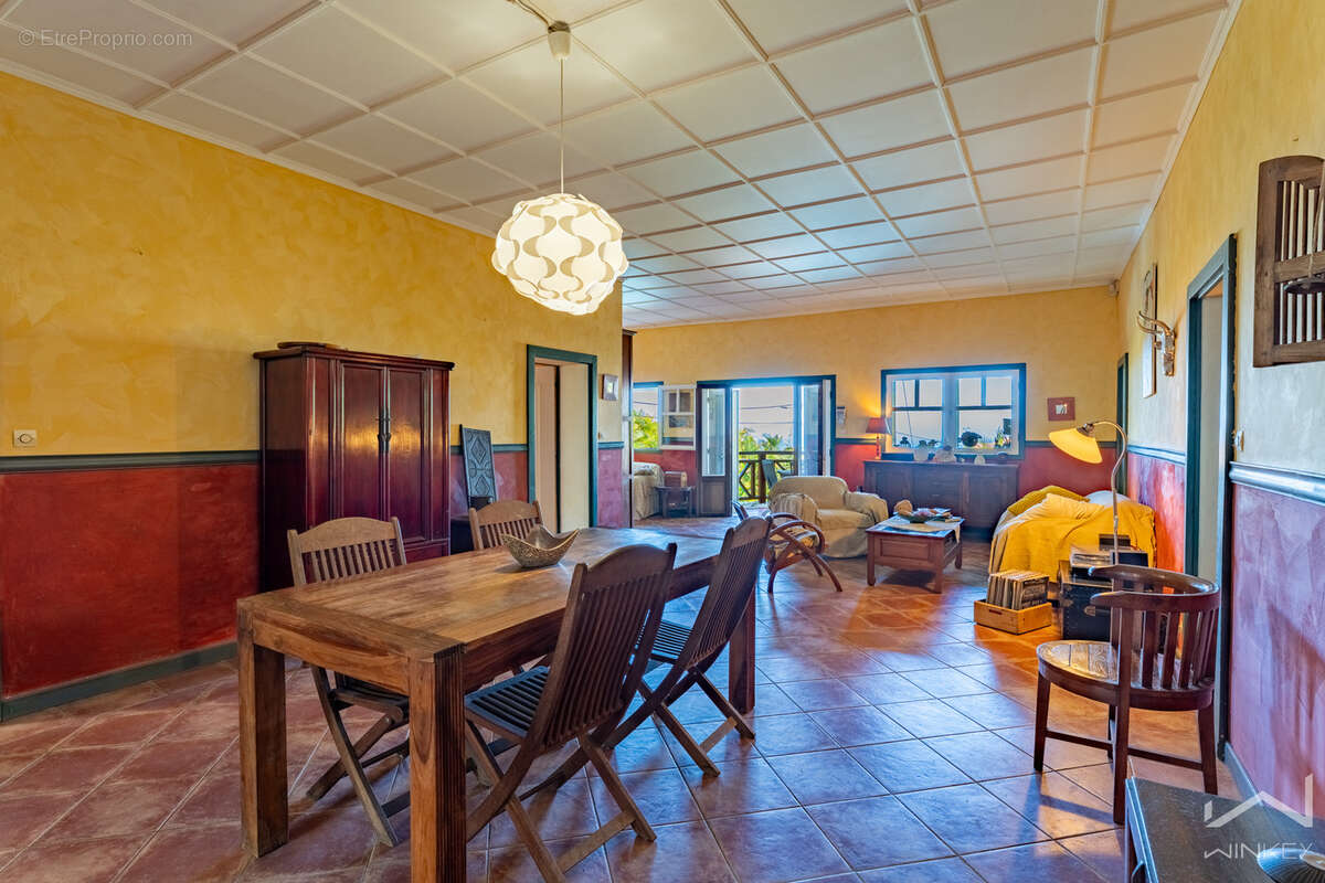 Villa de caractère avec vue océan, piscine et dépendances   Le Tampon - photo 11
