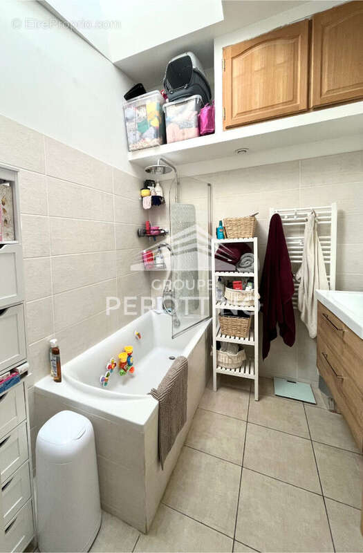 Appartement à ROUGIERS