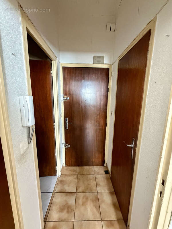Appartement à MARSEILLE-1E