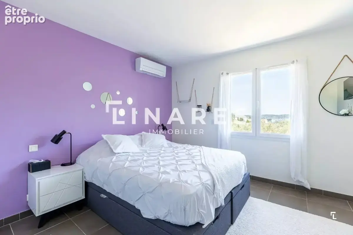 LA VILLA DE L’ÉTANG - Villa T5 de 170m2 -  Jardin de 1760m2 - Dépendance - 13800 ISTRES - photo 11