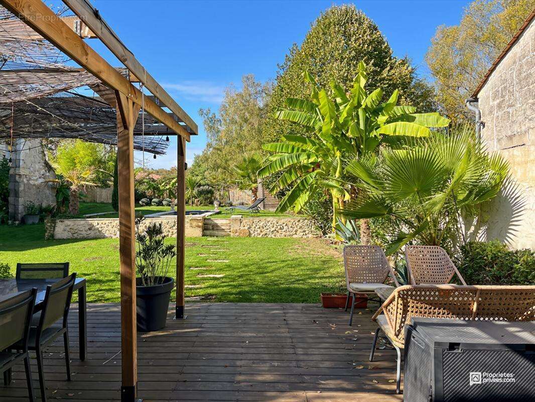 Maison à SAINT-SULPICE-ET-CAMEYRAC