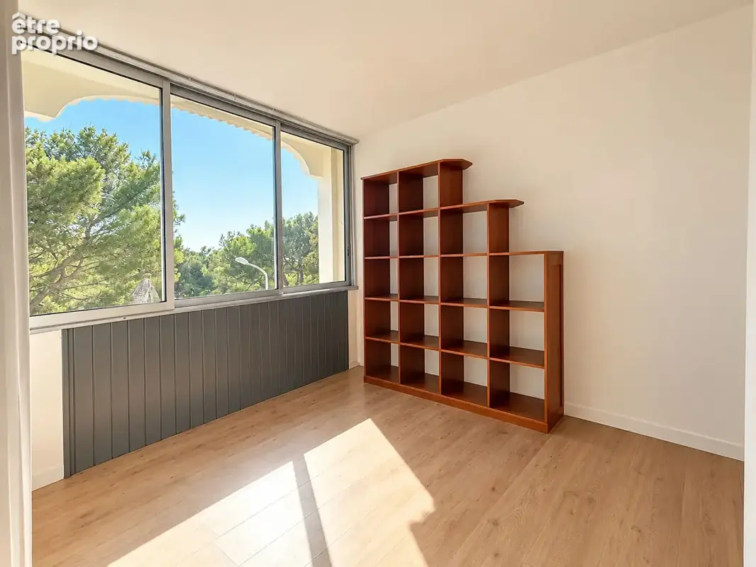 * Exposition Sud - Vue Pinède * APPARTEMENT 3 Pièces avec 2 Chambres *  Parking privé + Cave (83430) SAINT MANDRIER SUR MER * - photo 4