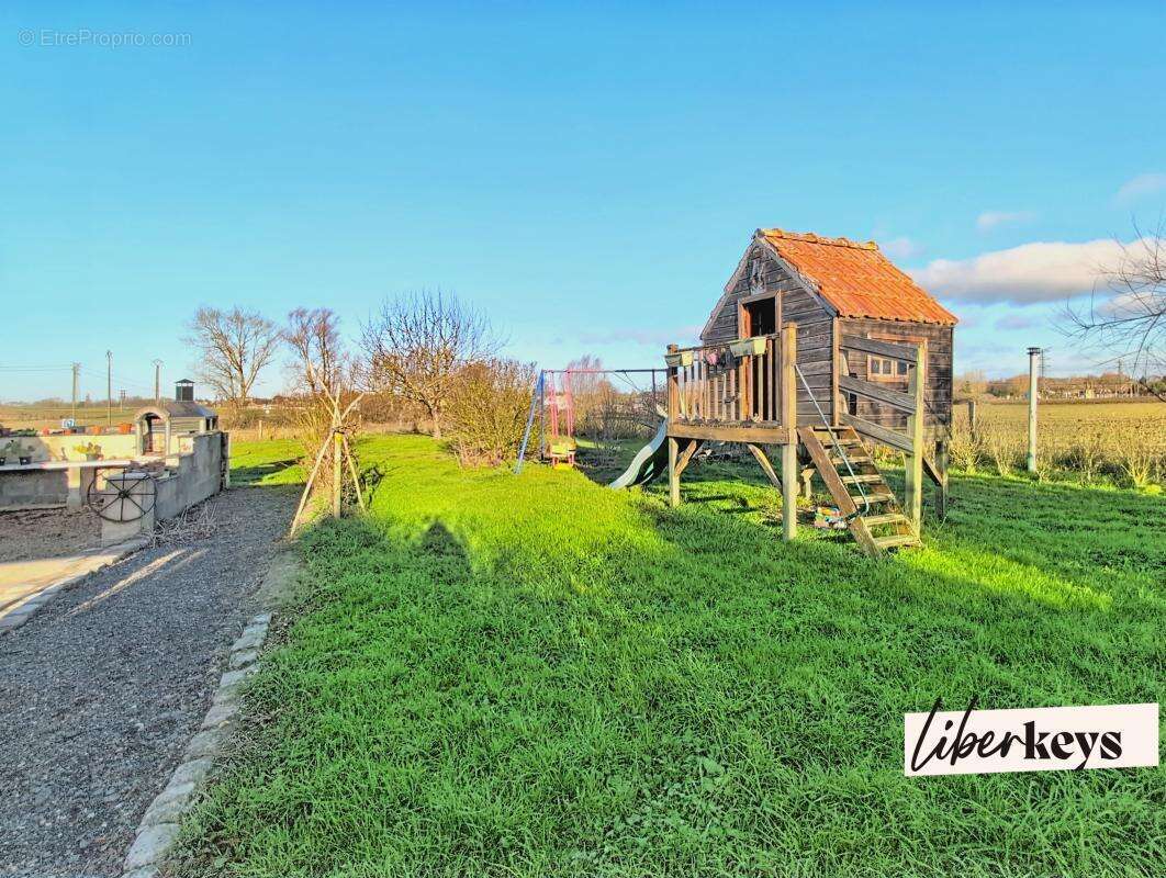 Maison à LONGUE-JUMELLES