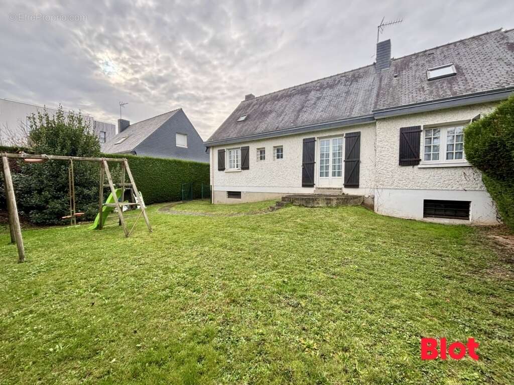 Maison à NOYAL-CHATILLON-SUR-SEICHE