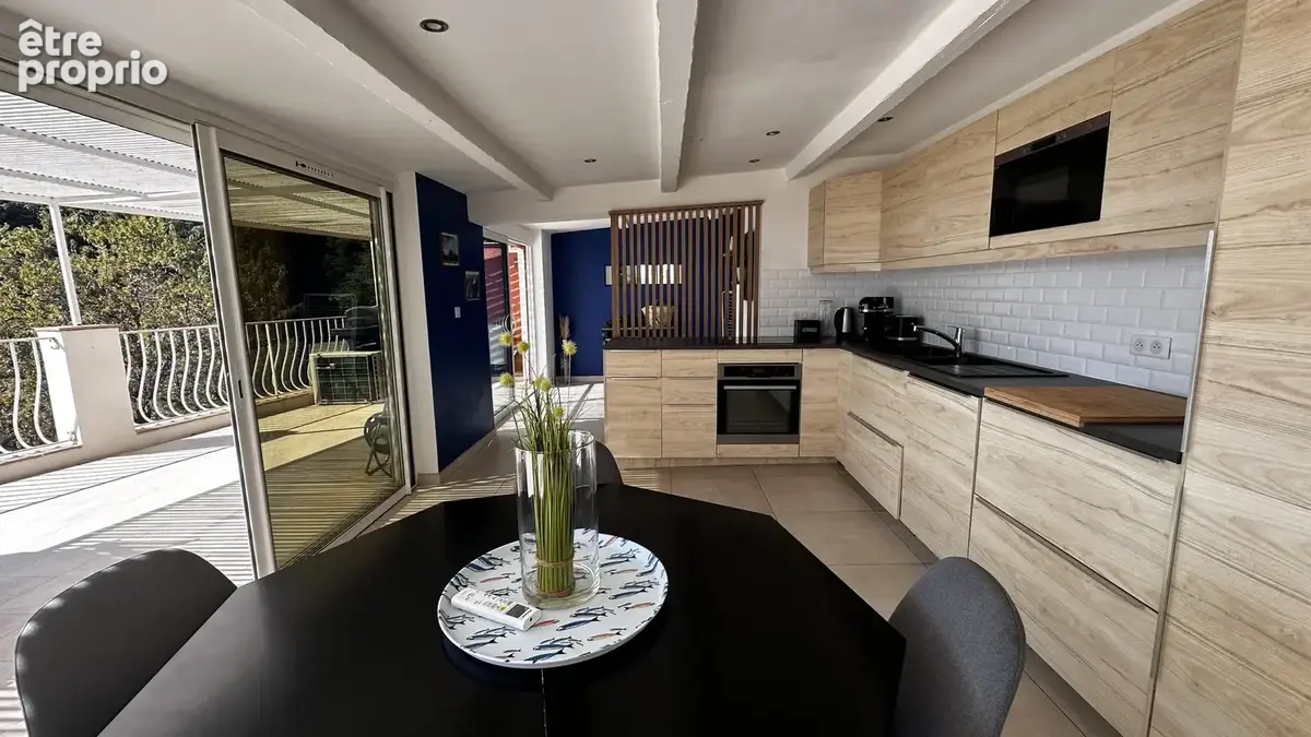 Maison à vendre à Bormes les mimosas avec 3 chambres, garage terrasse au calme avec vue dégagée colline et mer - photo 3