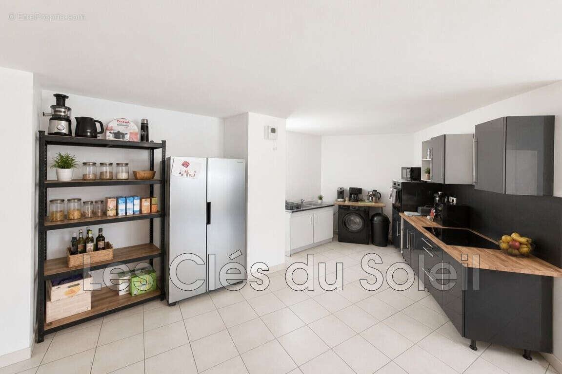 Appartement 69 m² à Toulon  - photo 2