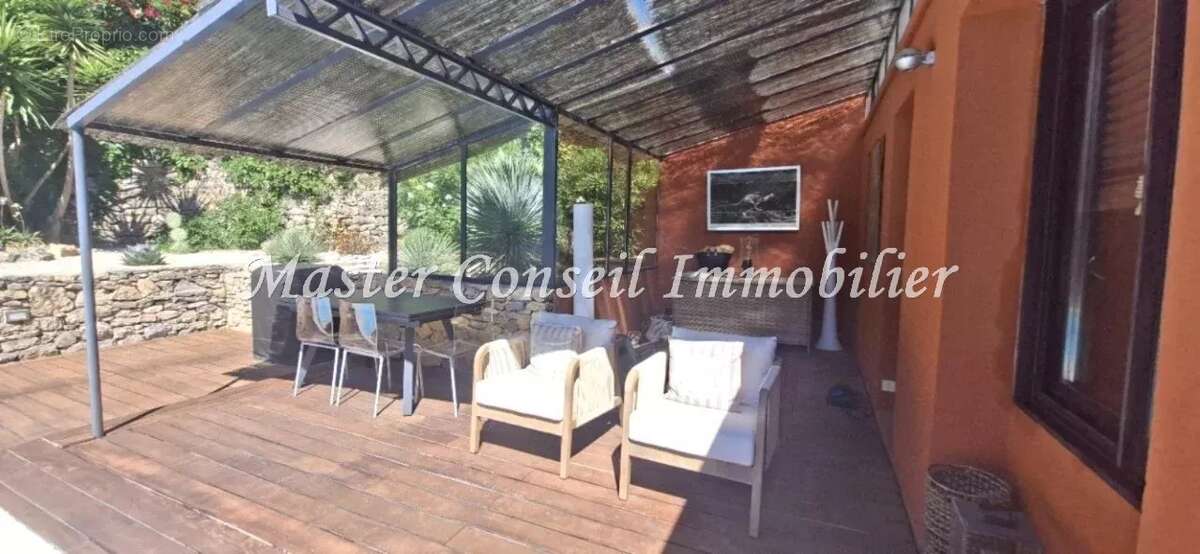 Maison à MOUGINS