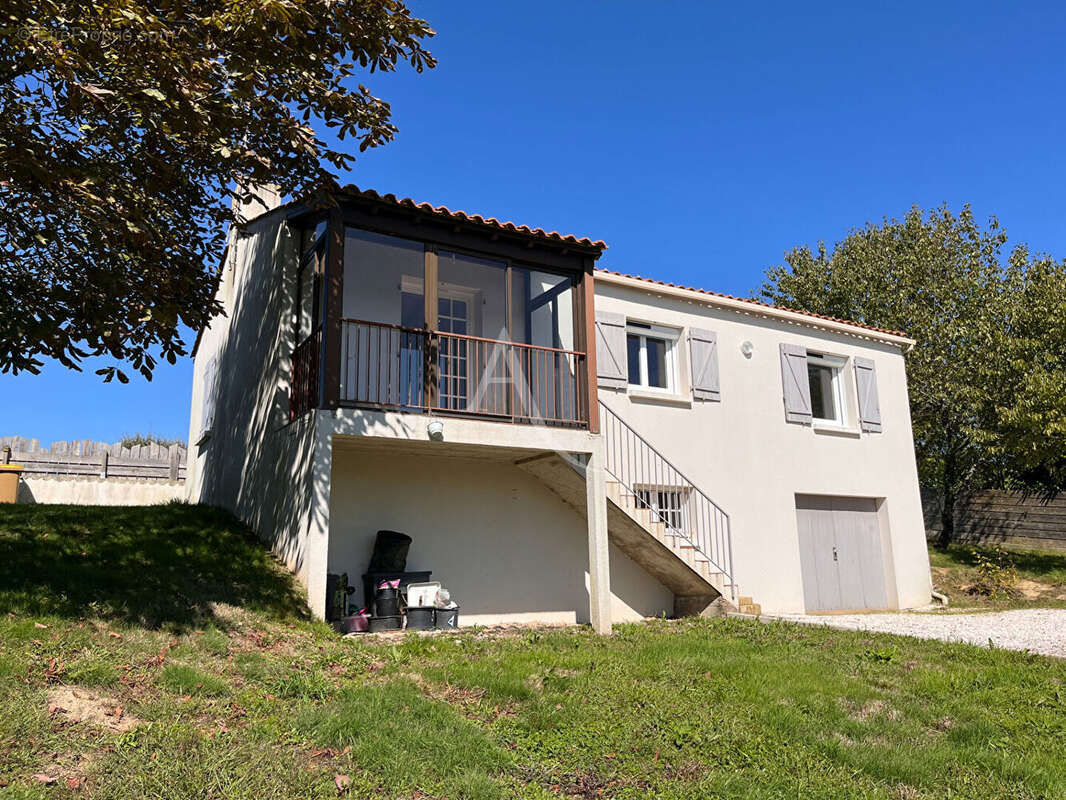 Maison à LE GIROUARD