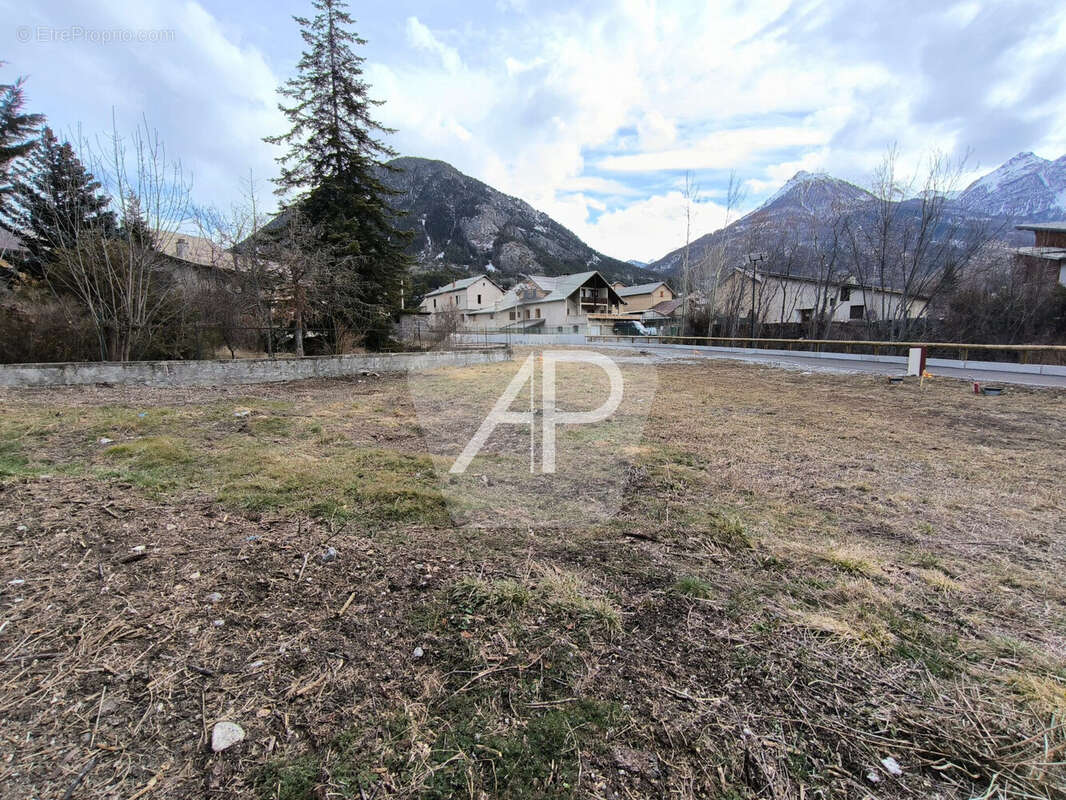 Terrain 657 m² à Briancon  - photo 3
