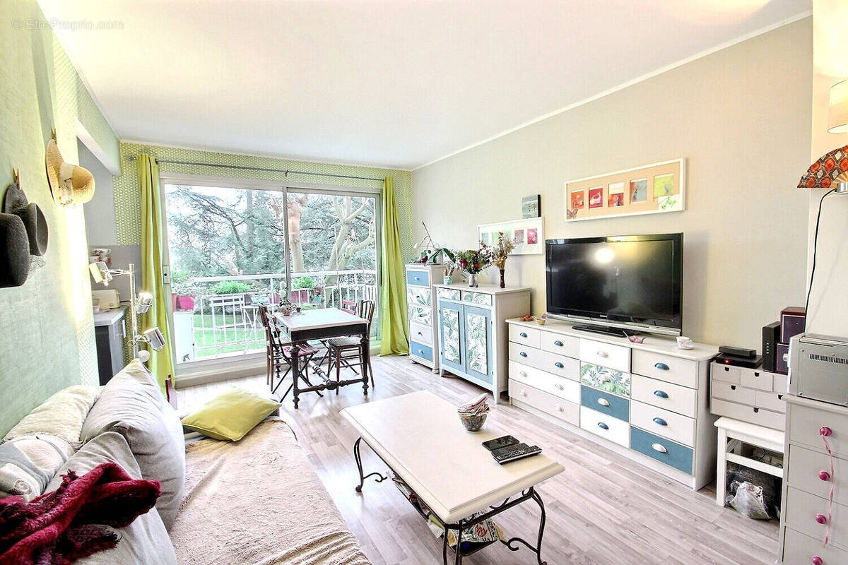 Appartement à FRESNES