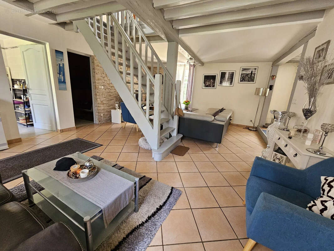 Maison à SAVIGNY-SUR-CLAIRIS