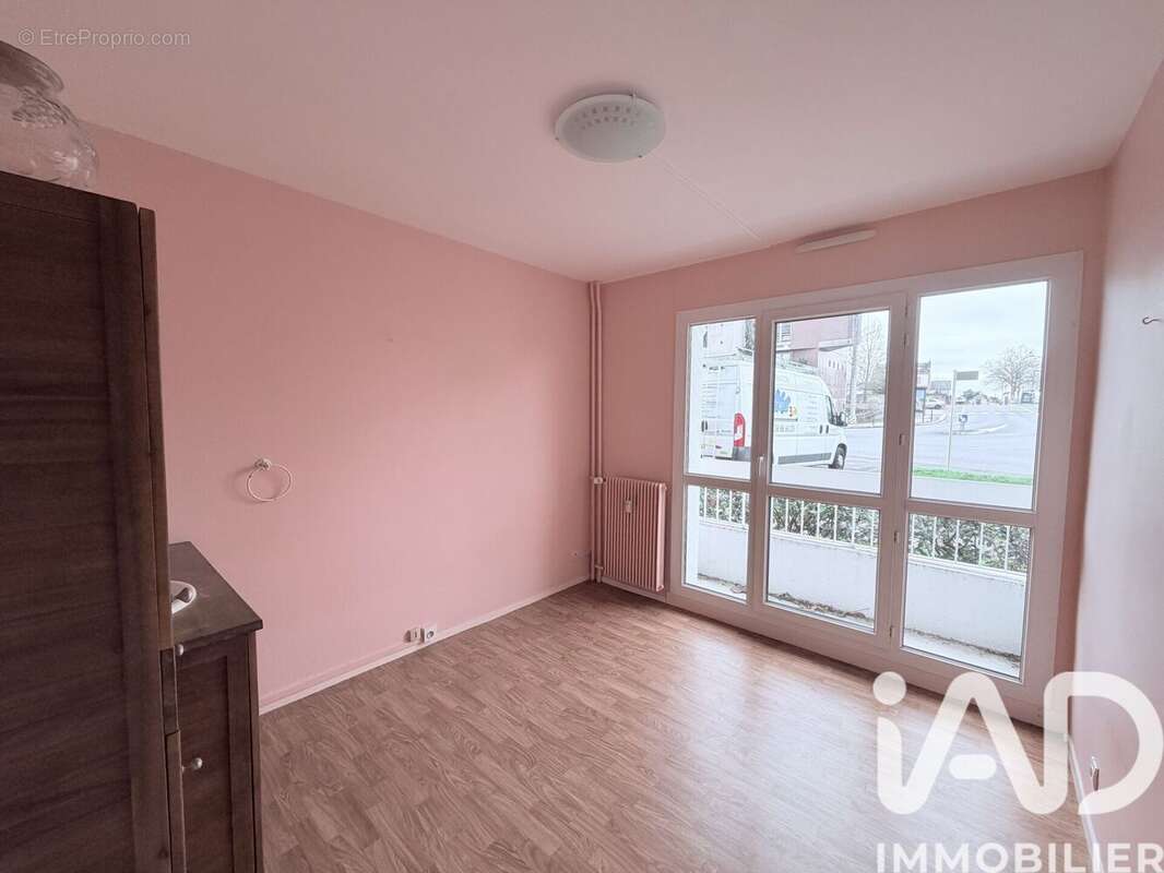 Photo 8 - Appartement à FLEURY-LES-AUBRAIS