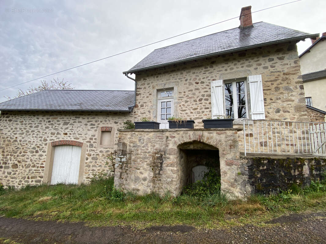 Maison à MONTREUILLON