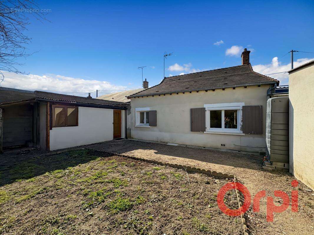 Maison à LA GUERCHE-SUR-L'AUBOIS