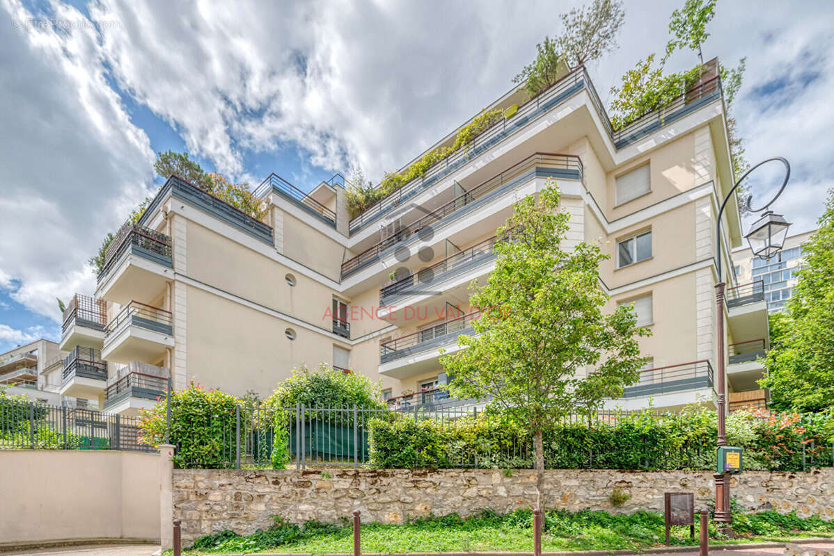 Parking à SAINT-CLOUD