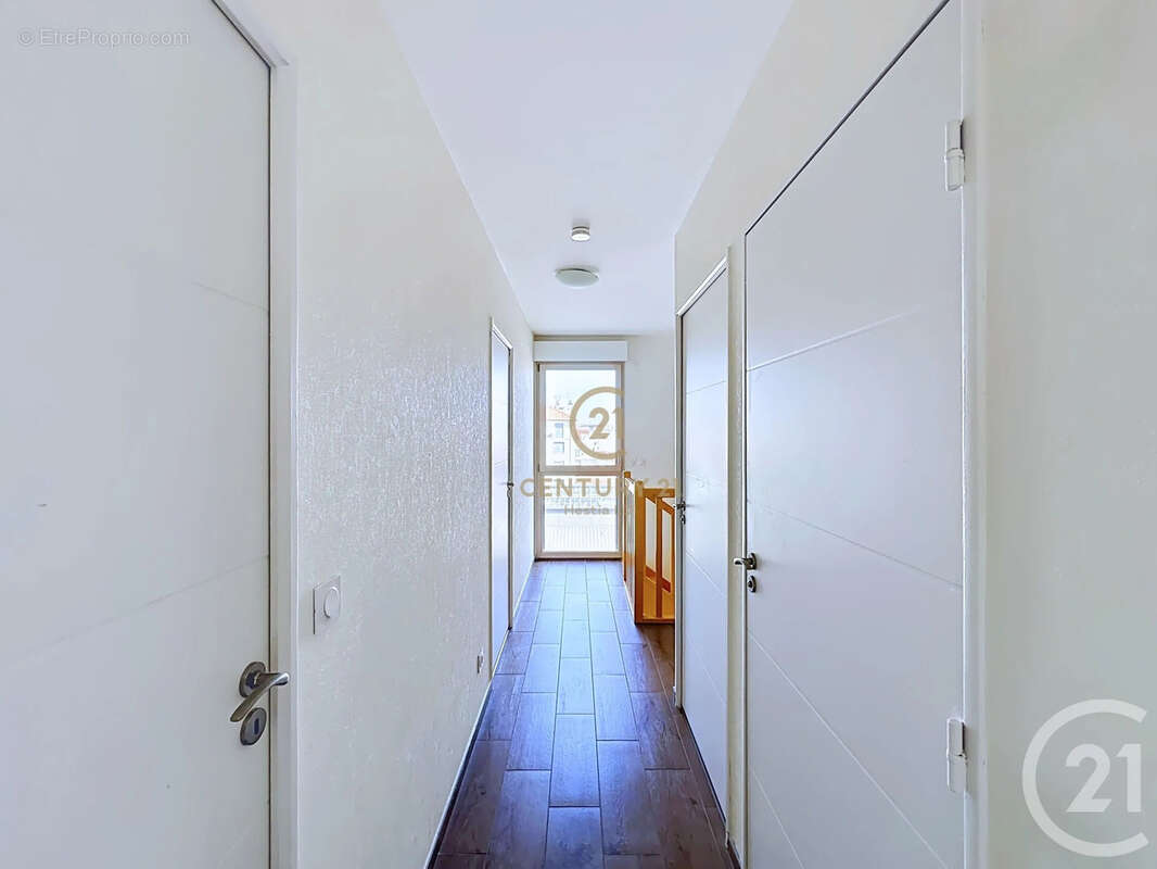 Appartement 79 m² à Lyon-8e  - photo 12