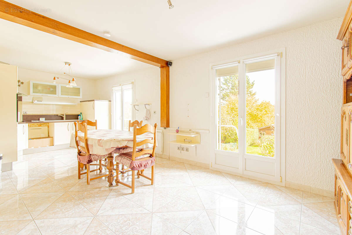 Maison à NOUZONVILLE